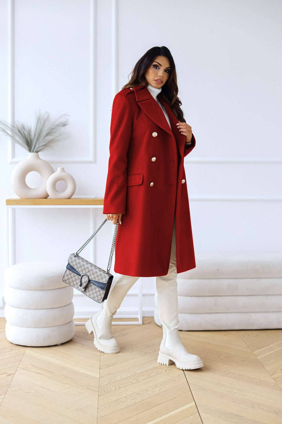 Elegant Long Winter Coat Featuring Gold Buttons