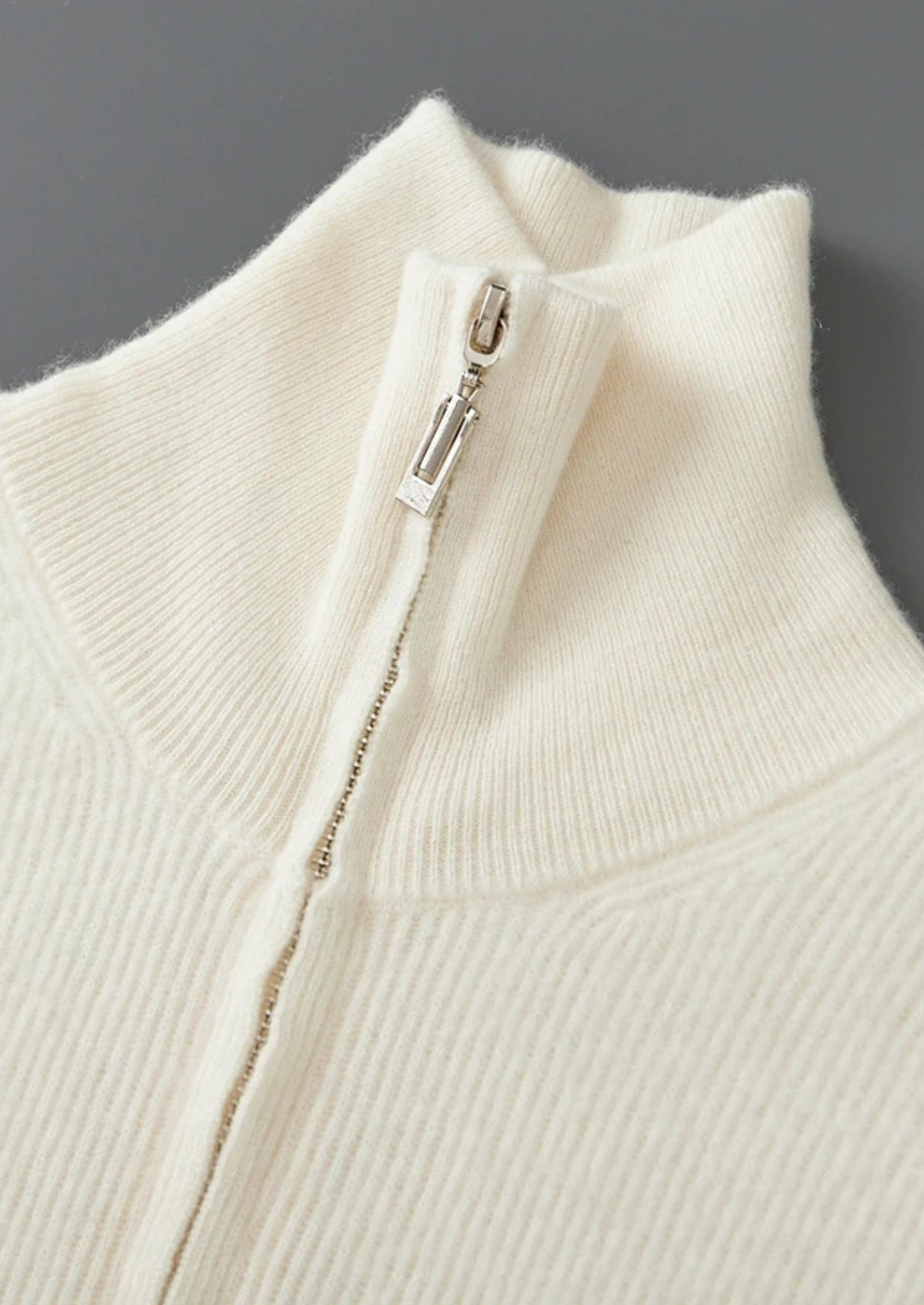 Luxurious Extra-Fine Merino Wool Ribbed Zipper Cardigan