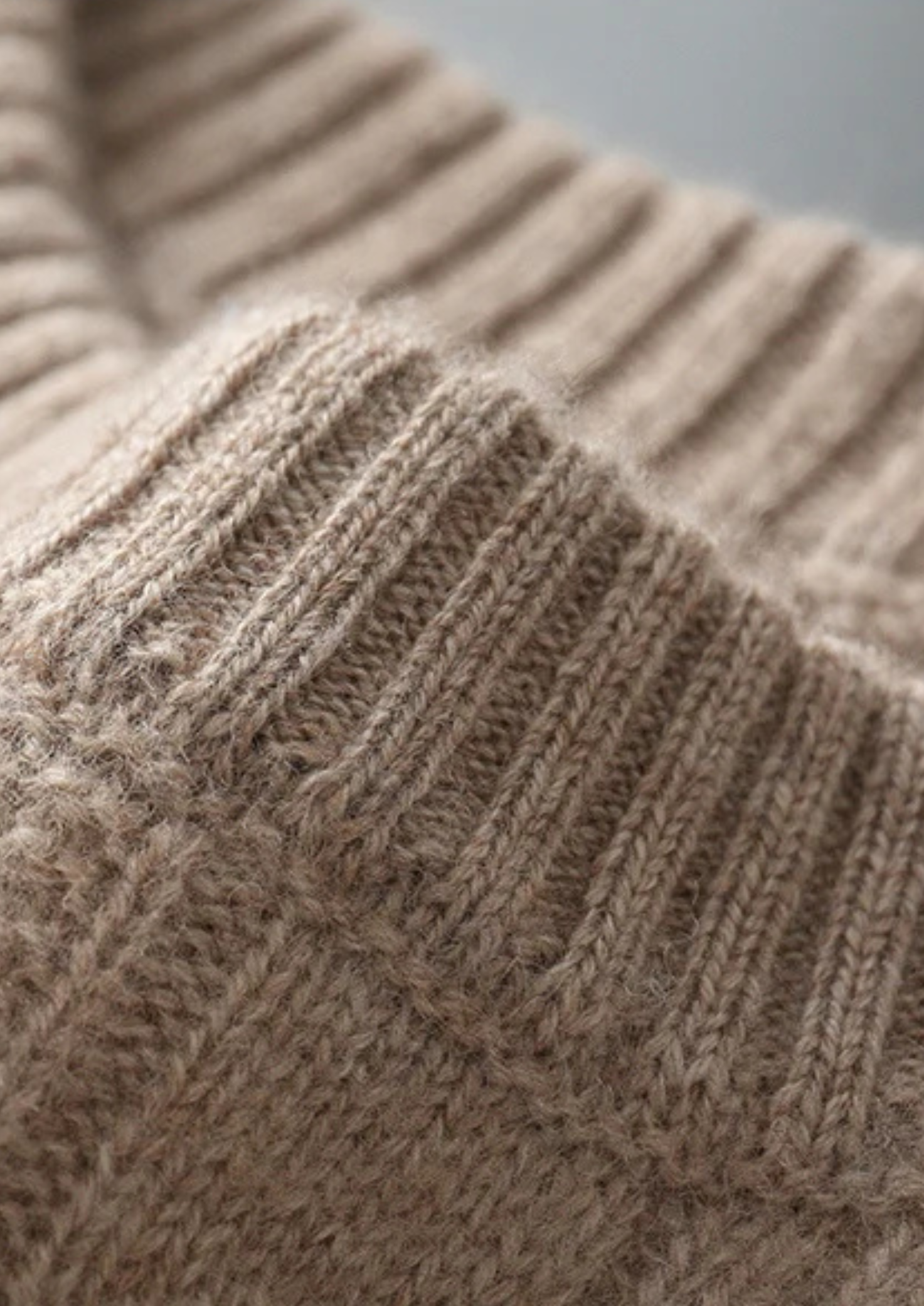 Premium Extra-Fine Merino Wool Cable Knit Crewneck
