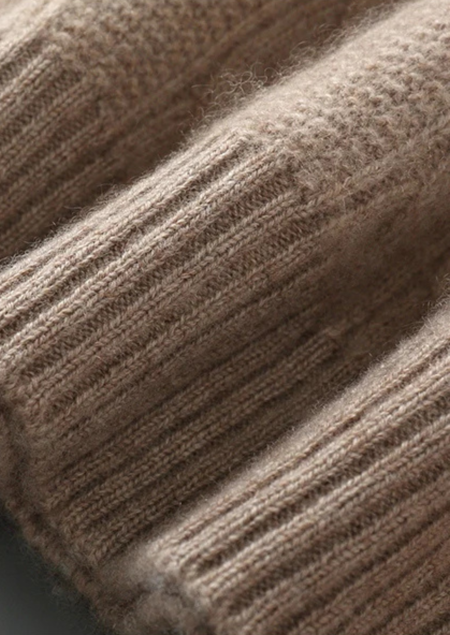 Premium Extra-Fine Merino Wool Cable Knit Crewneck