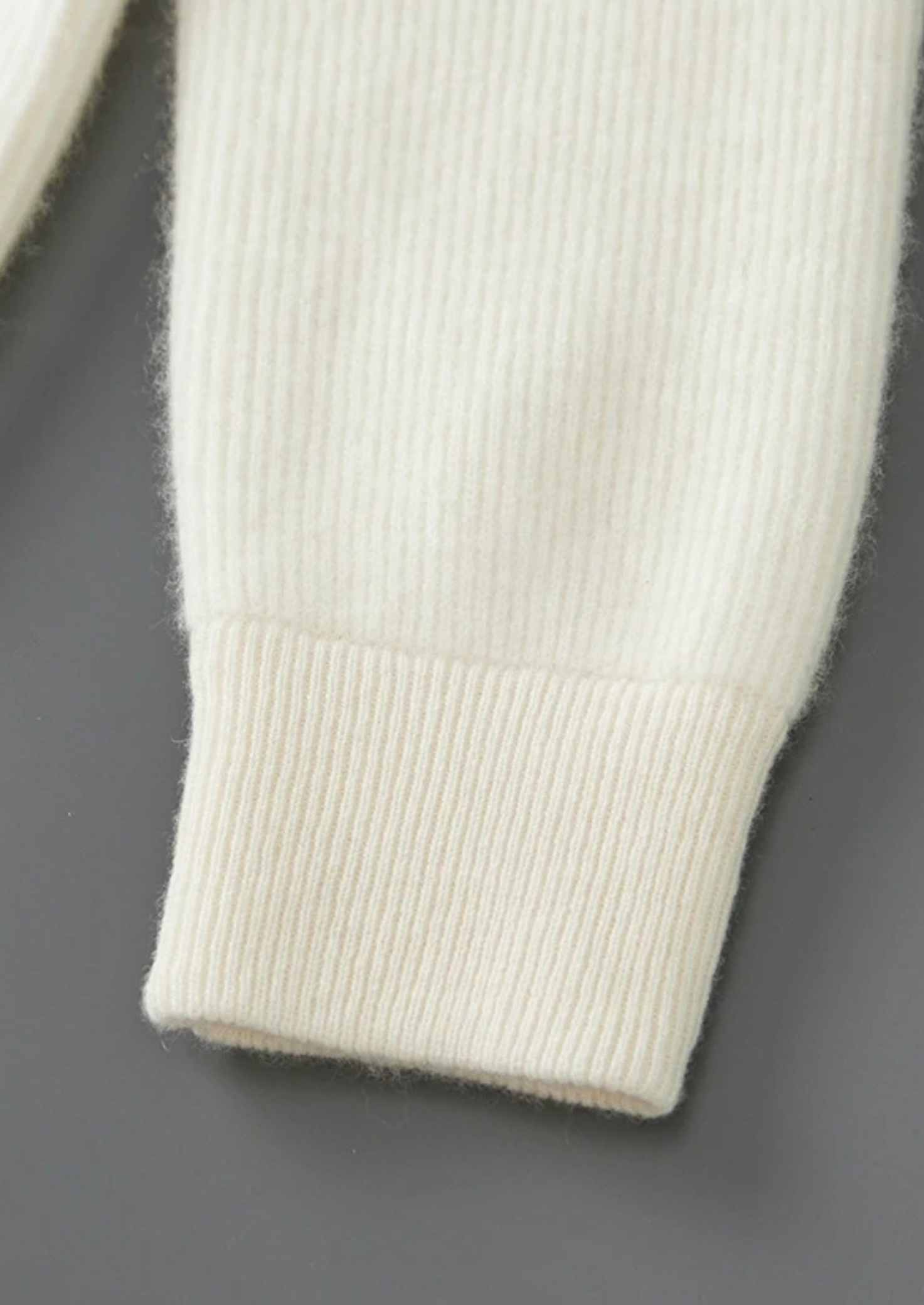 Luxurious Extra-Fine Merino Wool Ribbed Zipper Cardigan