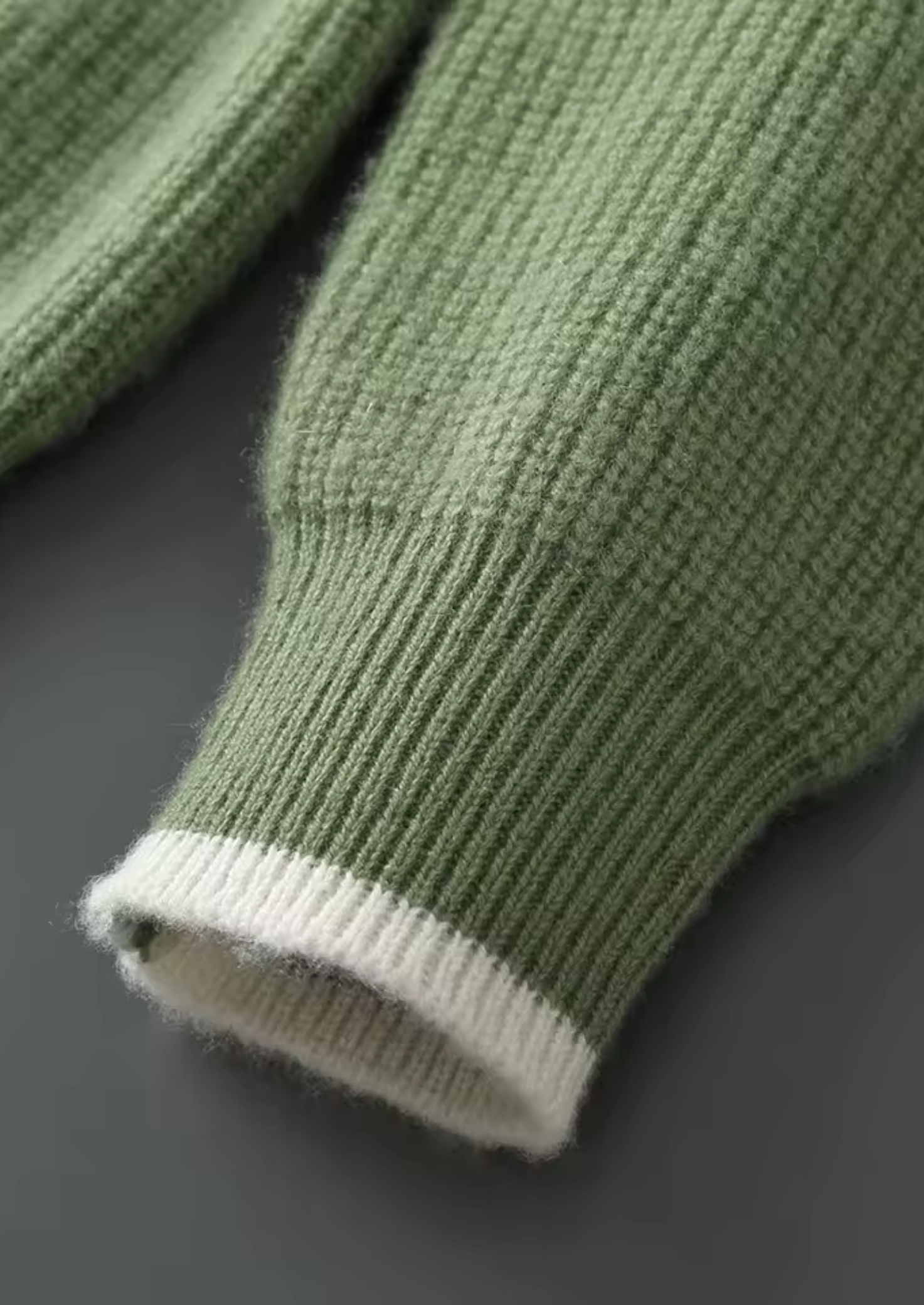 Premium Extra-Fine Merino Wool Two-Tone Crew Neck Sweater