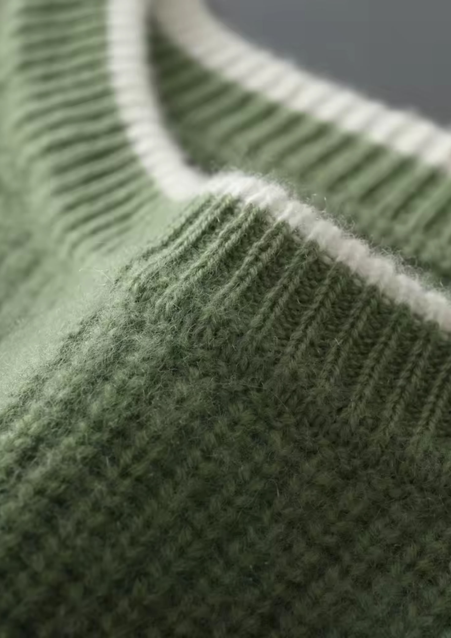 Premium Extra-Fine Merino Wool Two-Tone Crew Neck Sweater