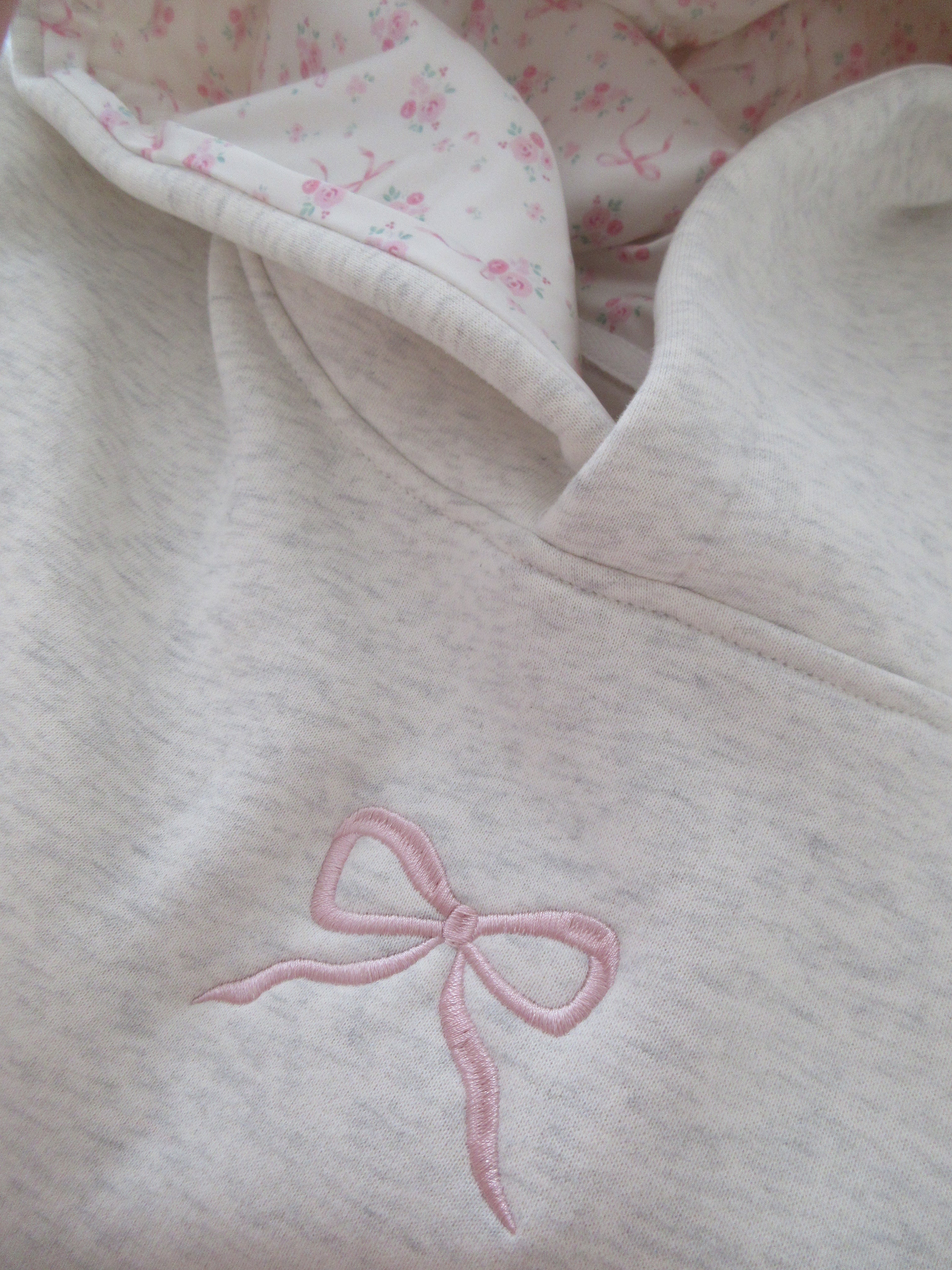 Yvonne - Bow-Embellished Oversized Hoodie