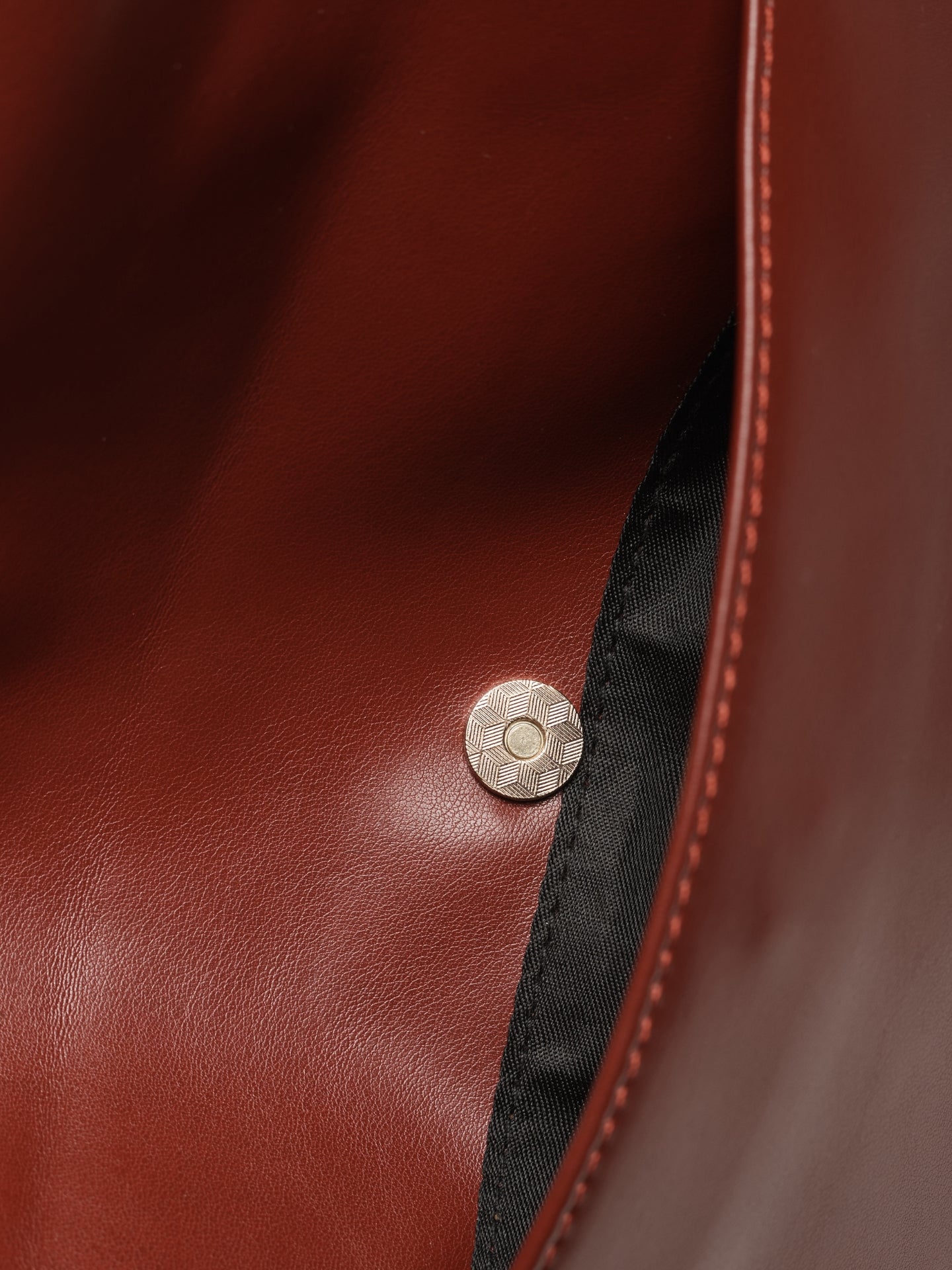 Simple Vegan Hobo Shoulder Bag - Empty Design