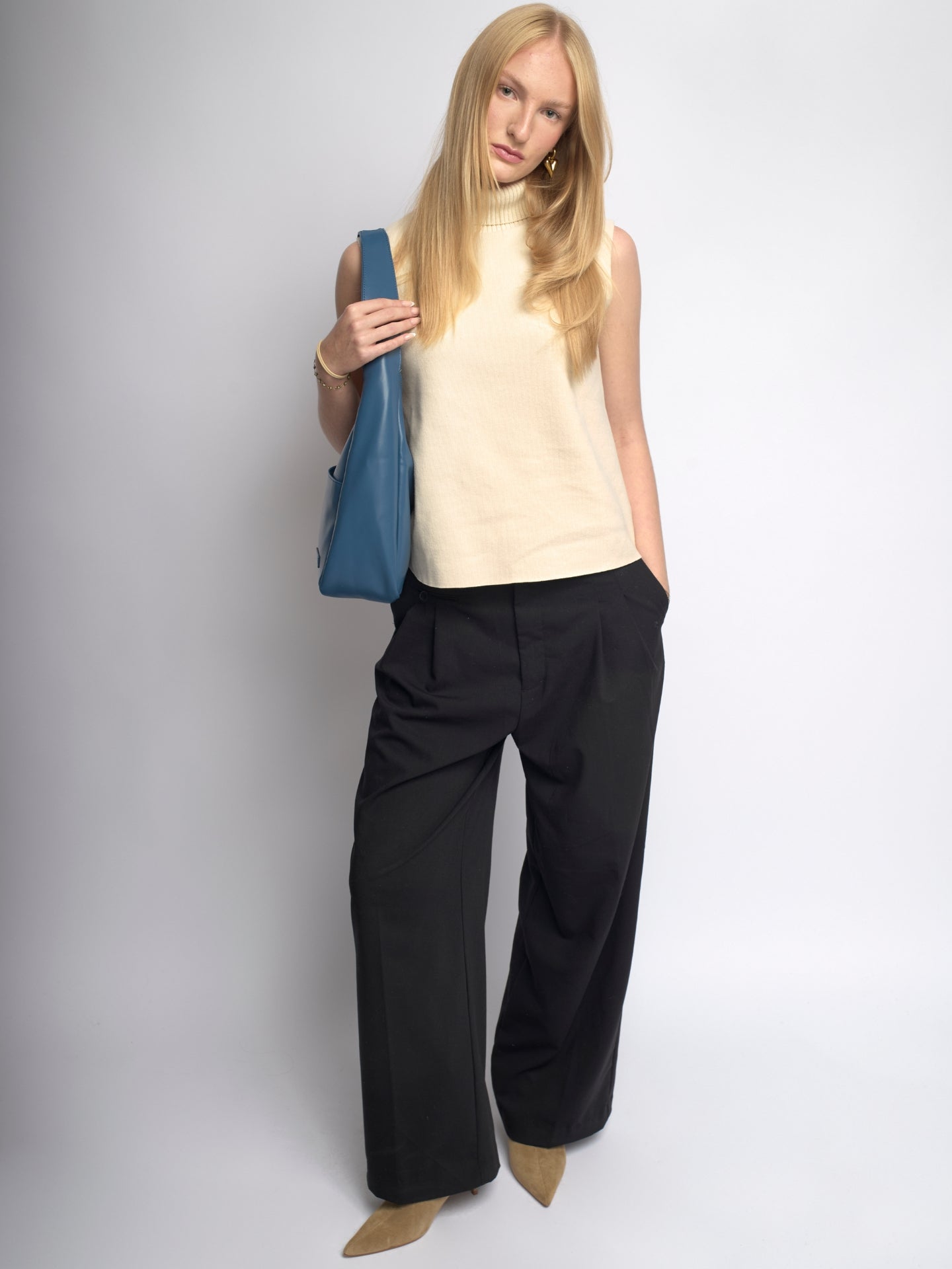 Simple Vegan Hobo Shoulder Bag - Empty Design