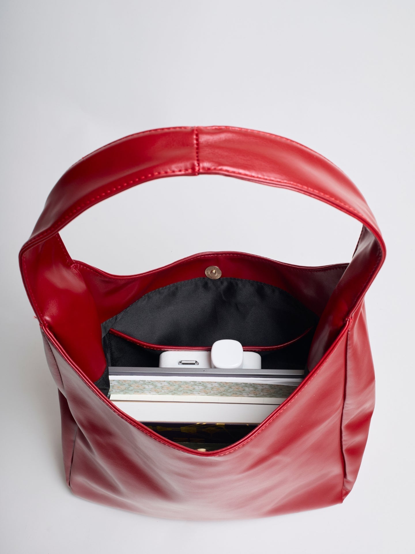 Simple Vegan Hobo Shoulder Bag - Empty Design