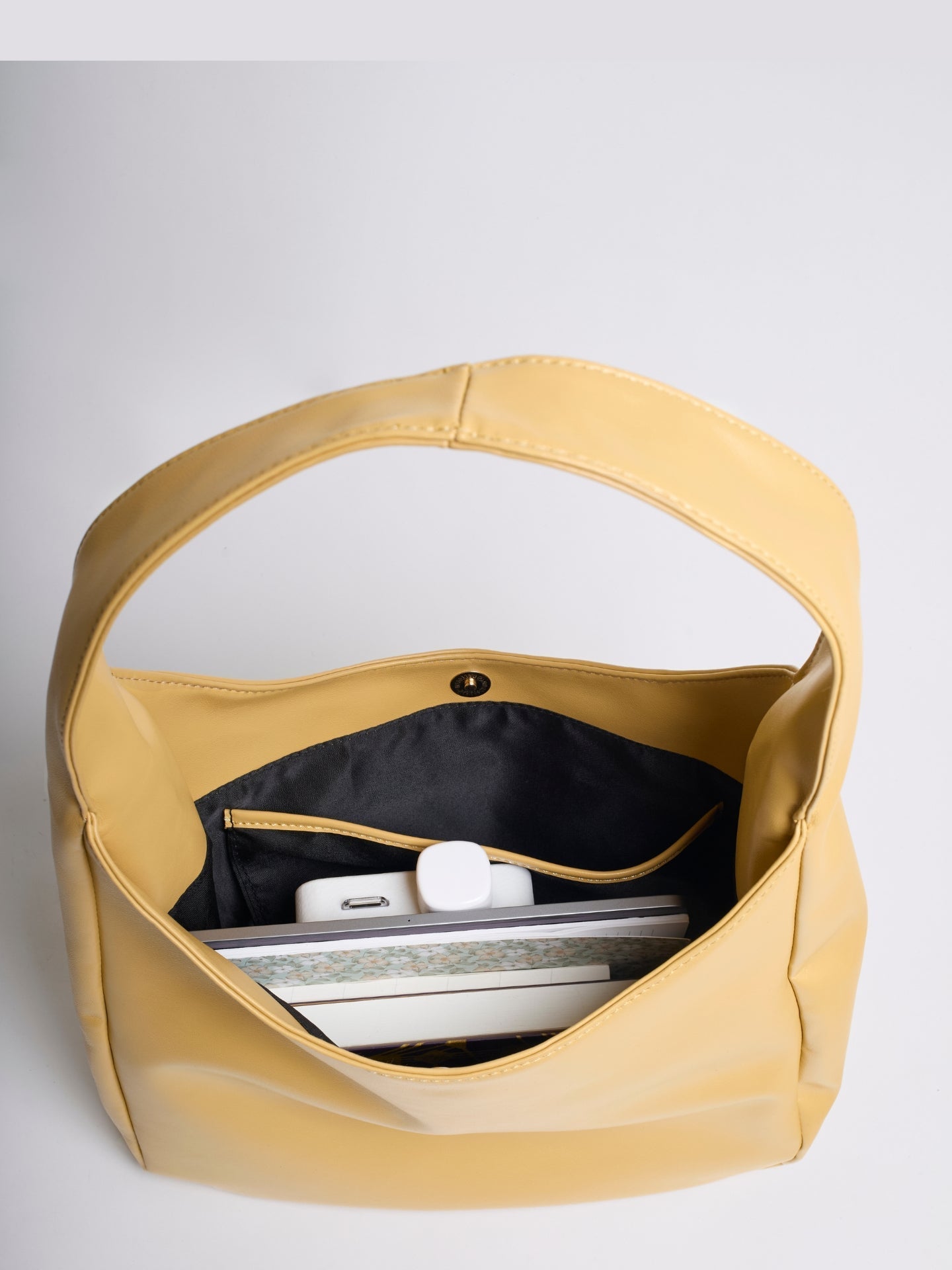 Simple Vegan Hobo Shoulder Bag - Empty Design