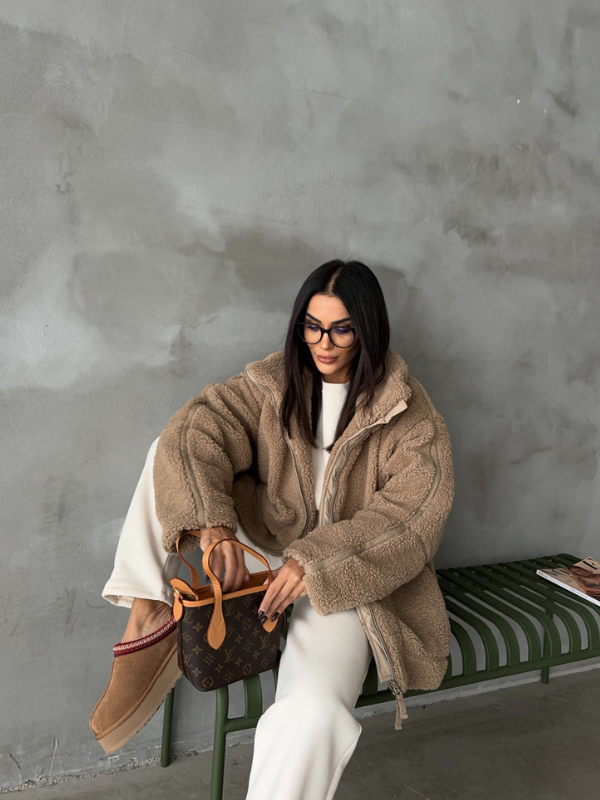 Cozy Oversized Women's Winter Jacket with Zipper and Pockets