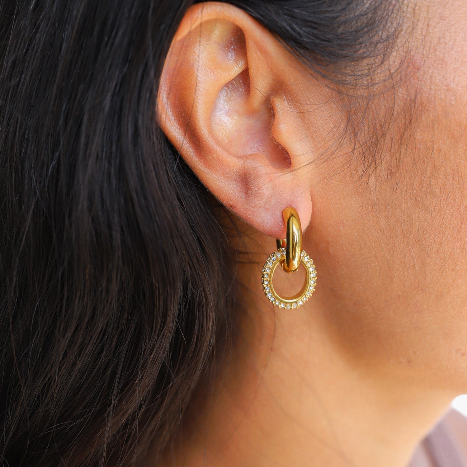 Juul - Elegant Gold Earrings