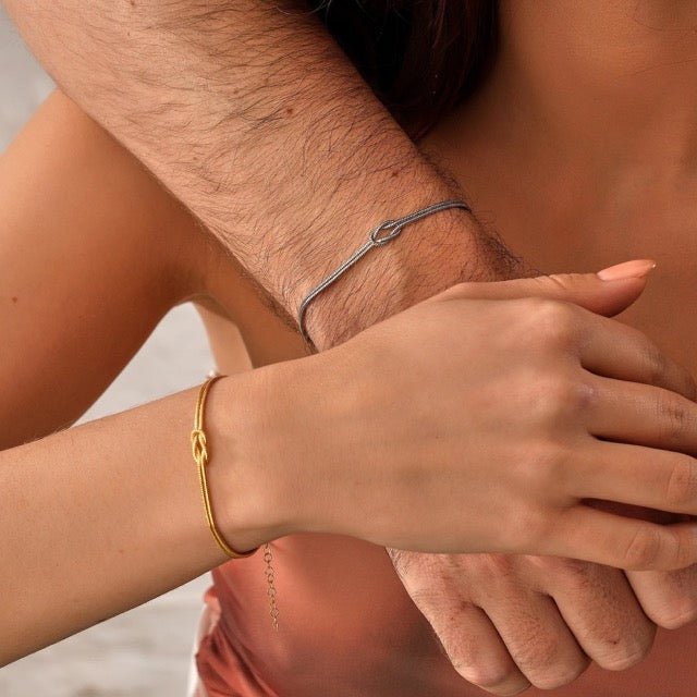 Nova - Heartfelt Love Knot Bracelet