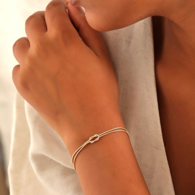 Nova - Heartfelt Love Knot Bracelet