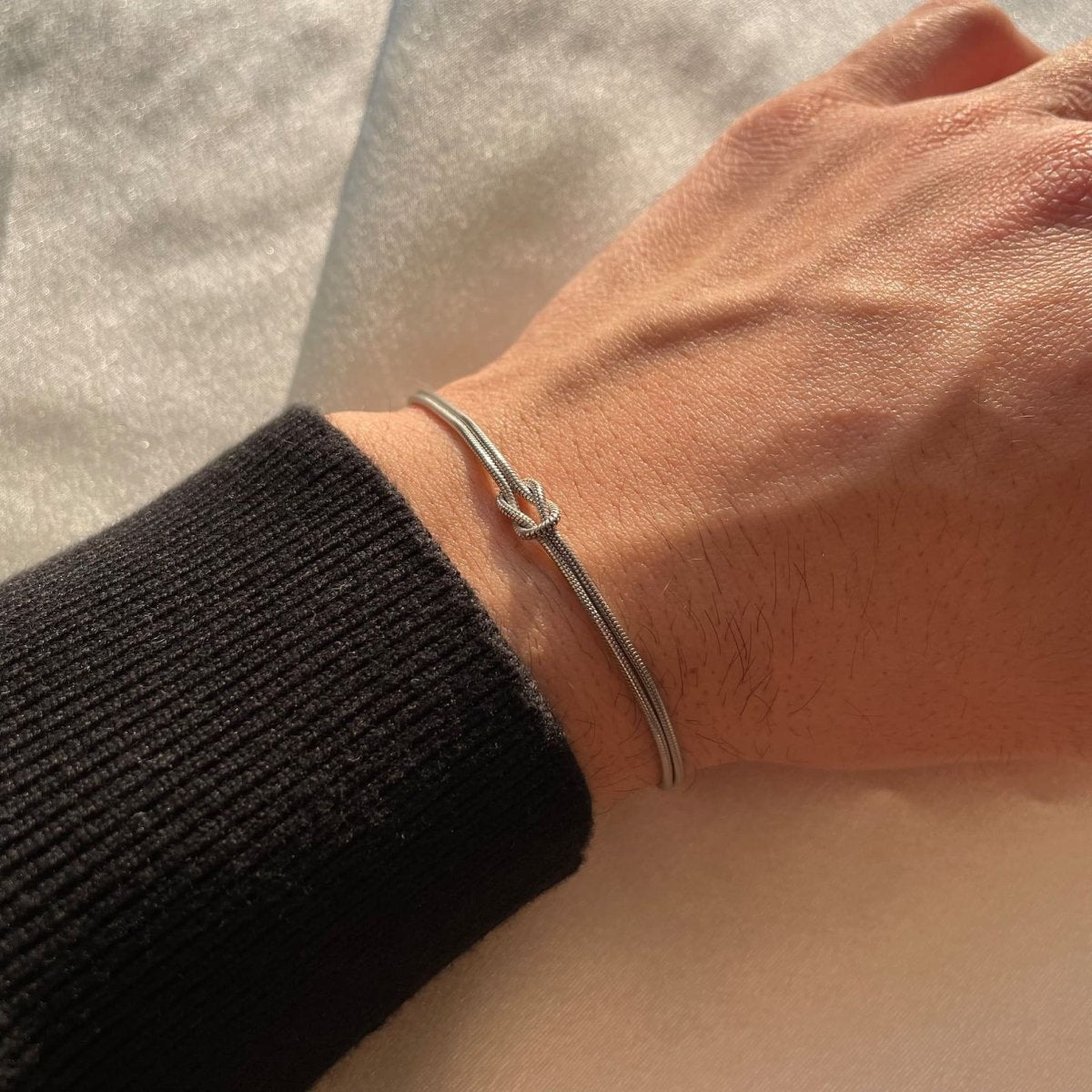 Nova - Heartfelt Love Knot Bracelet