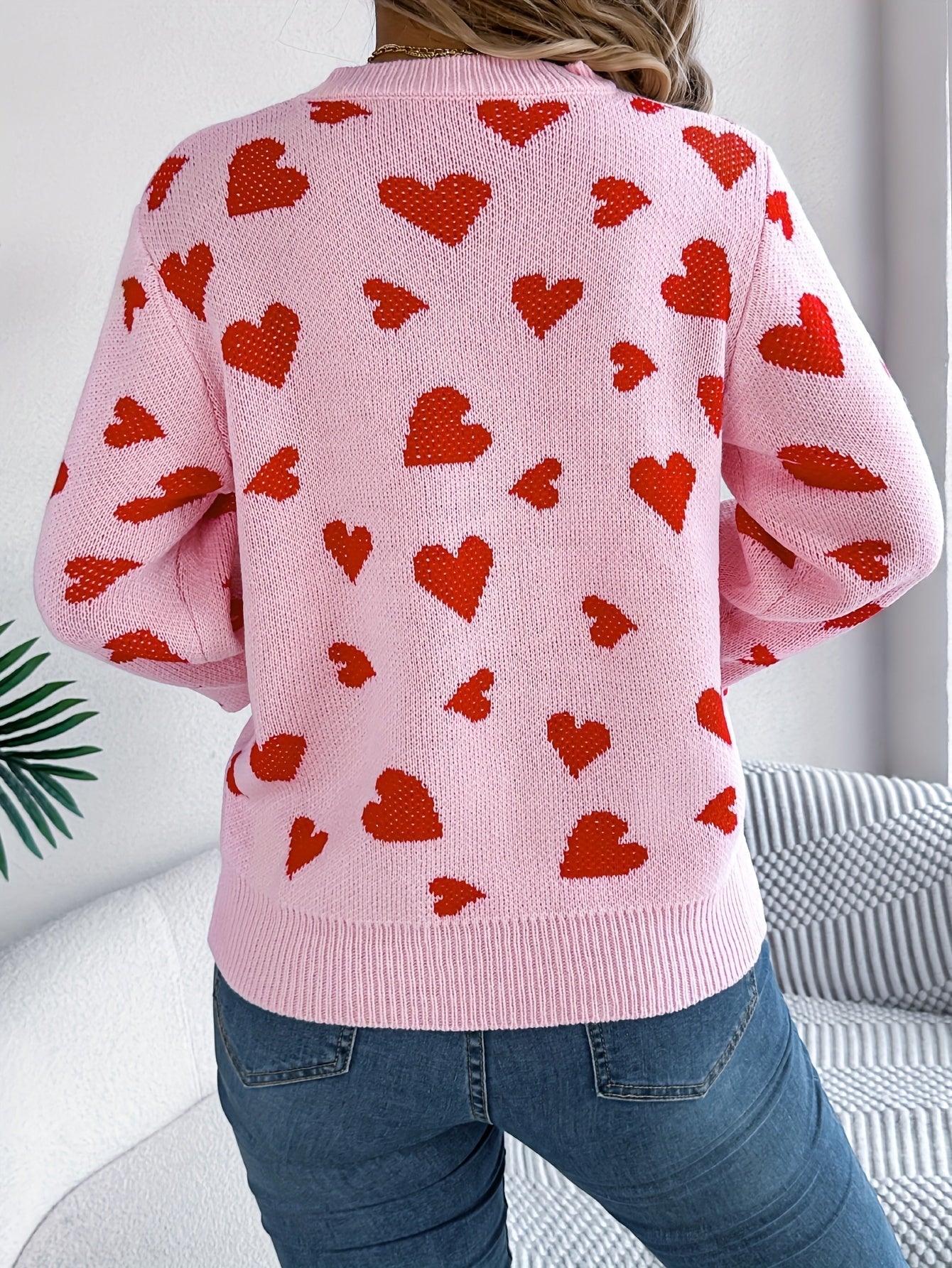 Elin | Stylish Women's Sweater with Round Neck and Heart Design