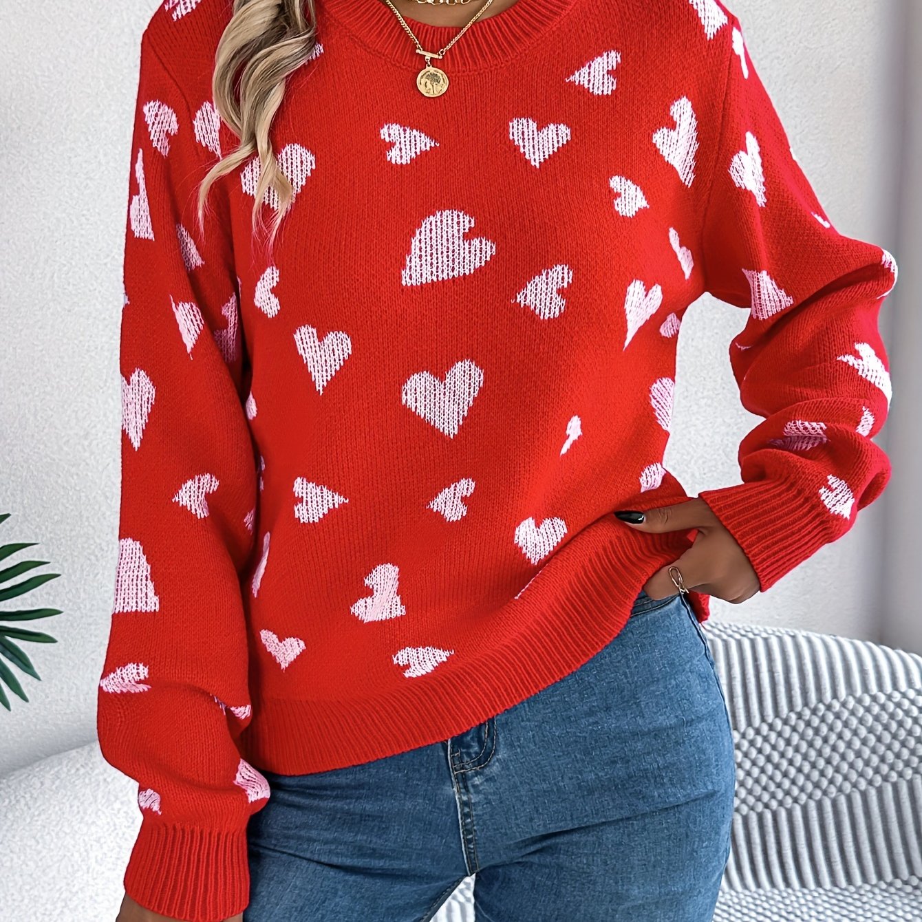 Elin | Stylish Women's Sweater with Round Neck and Heart Design