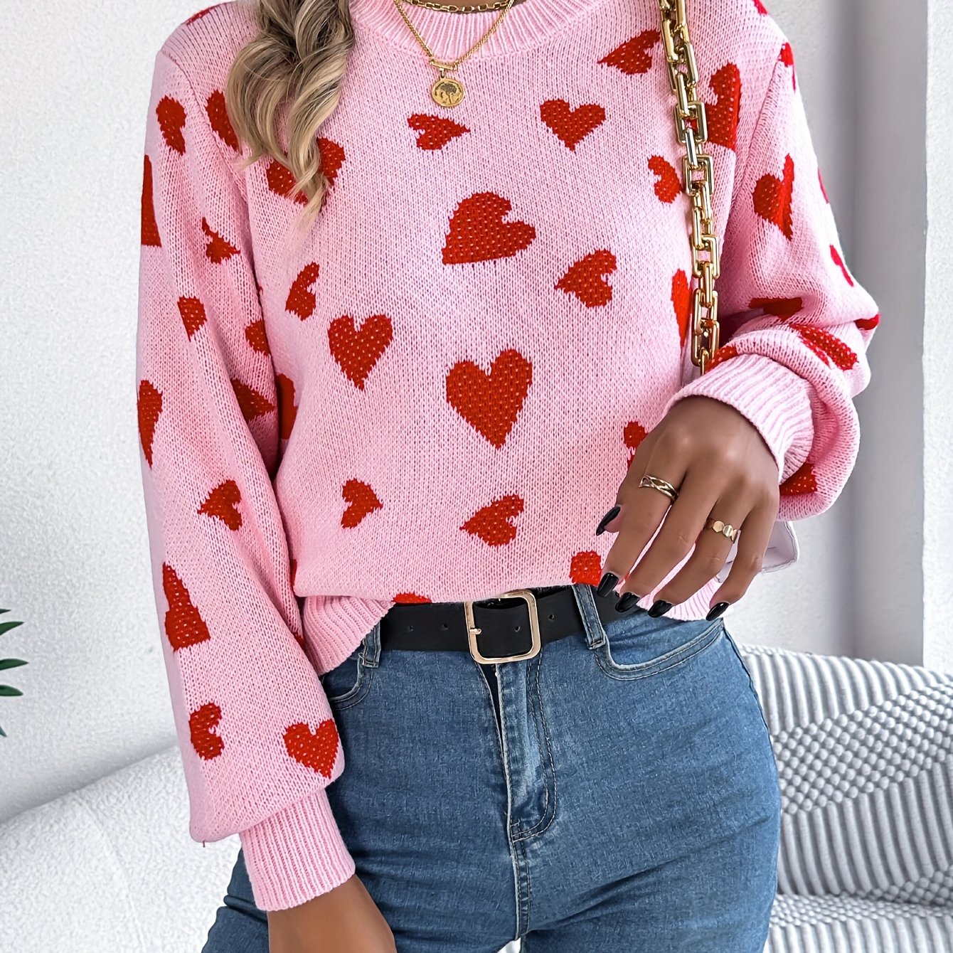 Elin | Stylish Women's Sweater with Round Neck and Heart Design