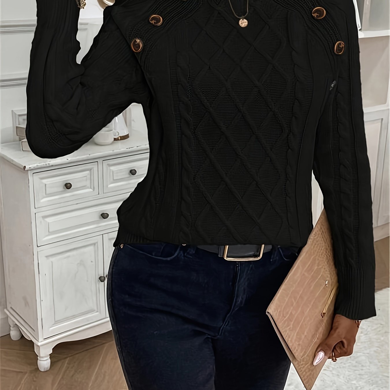 Evy | Classic Round Neck Cable Knit Sweater
