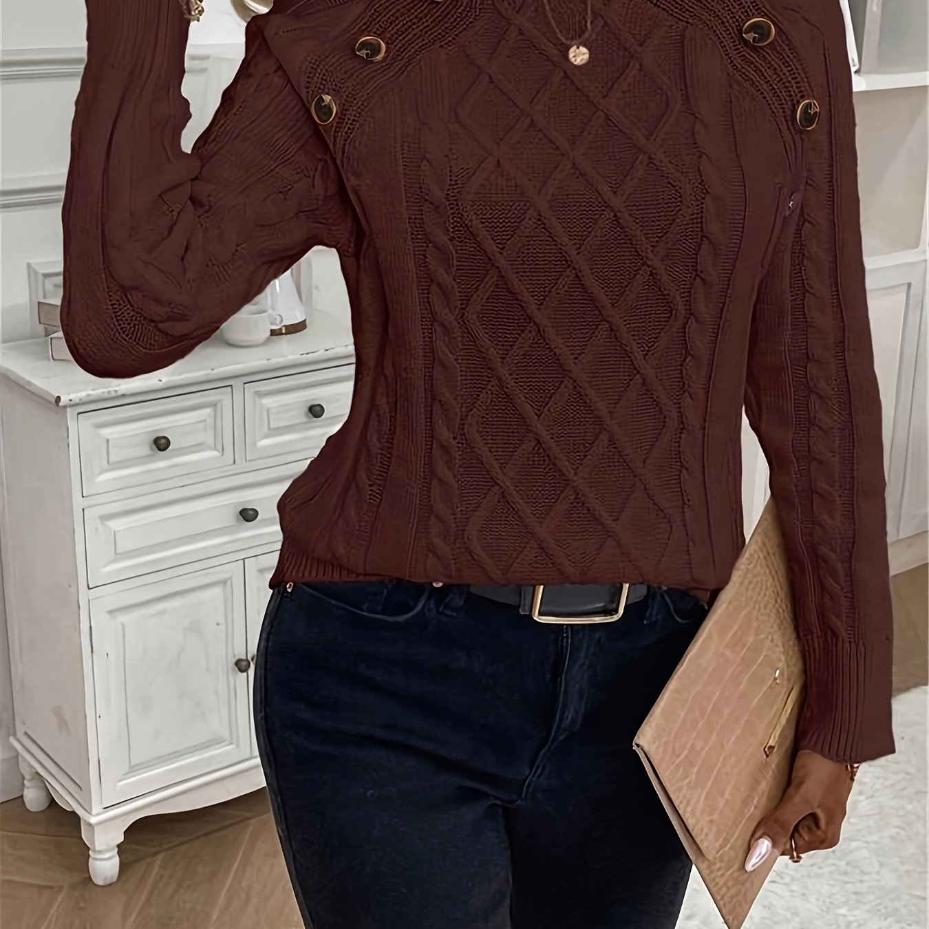 Evy | Classic Round Neck Cable Knit Sweater