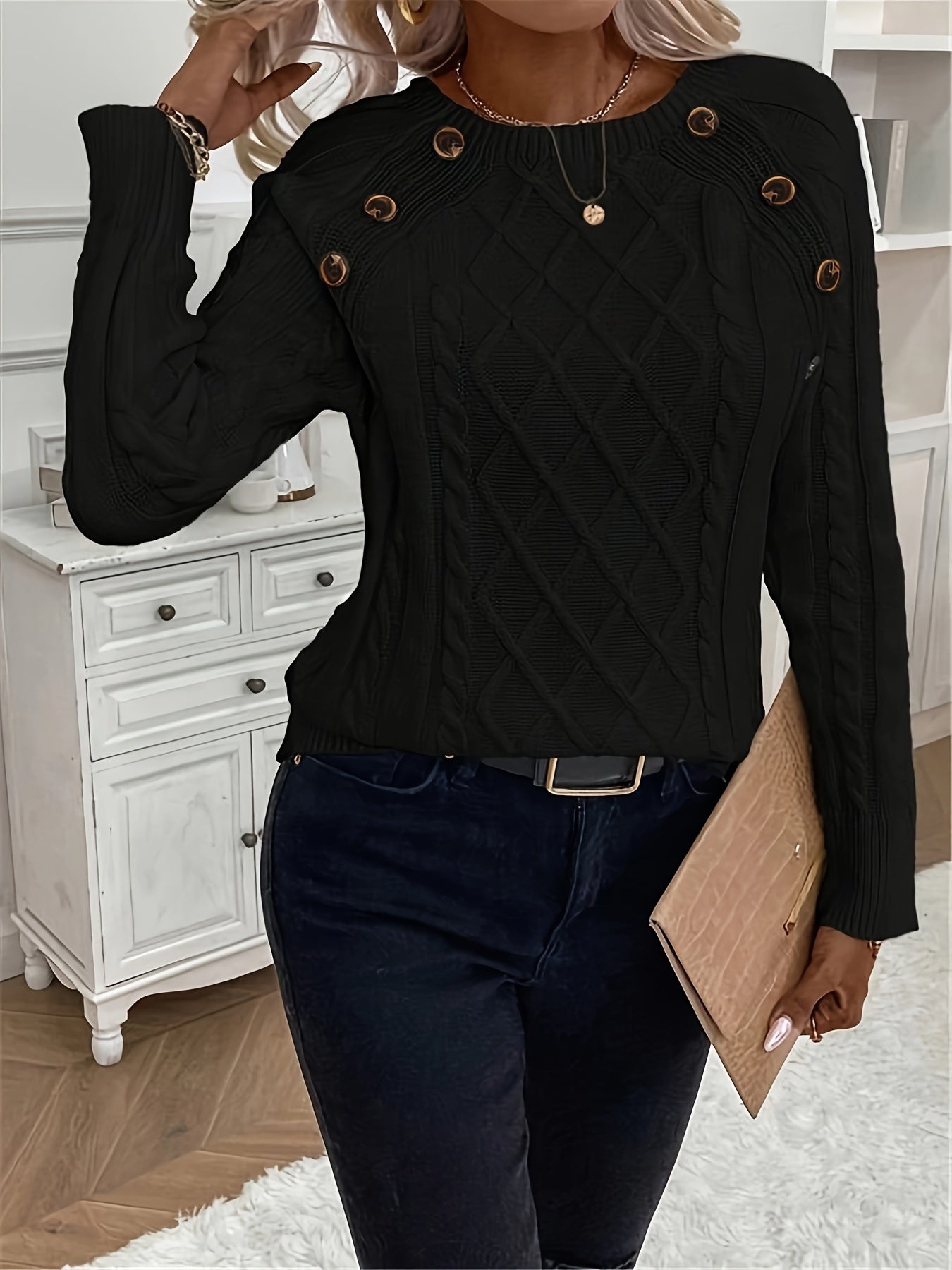 Evy | Classic Round Neck Cable Knit Sweater