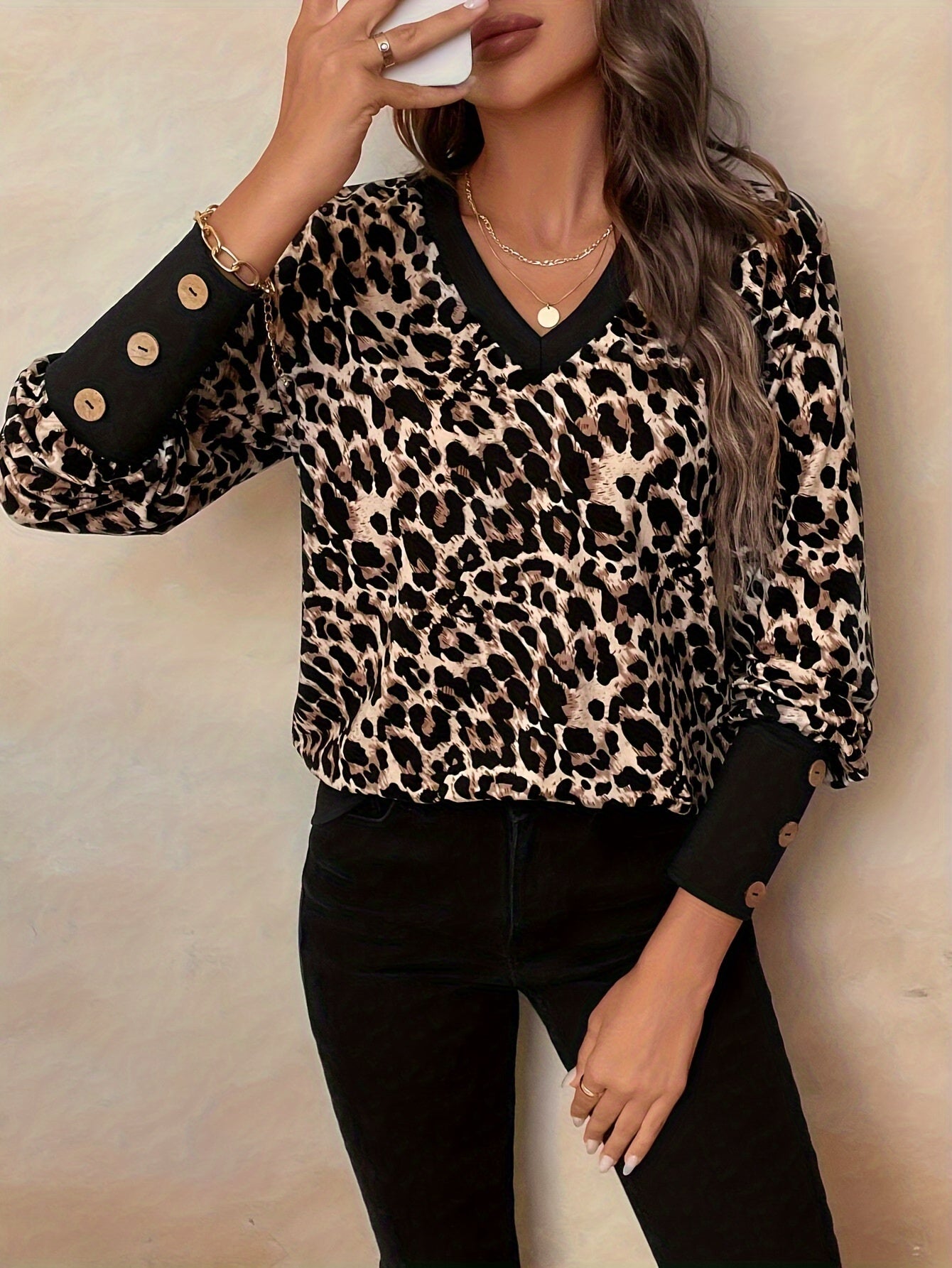 Fay | Women's V-Neck Sweatshirt with Casual Lion Print