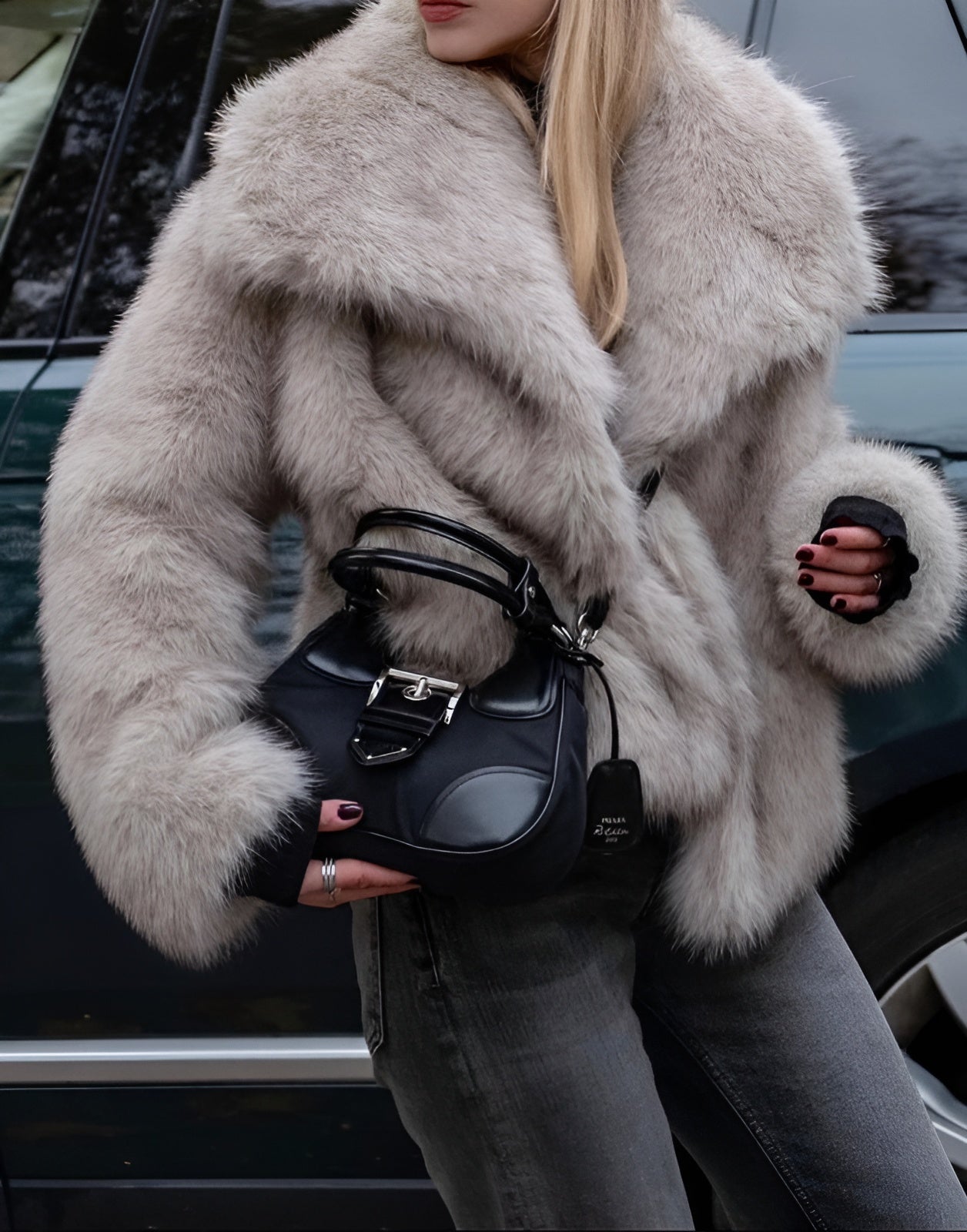 Noa | Cozy Light Beige Faux Fur Jacket