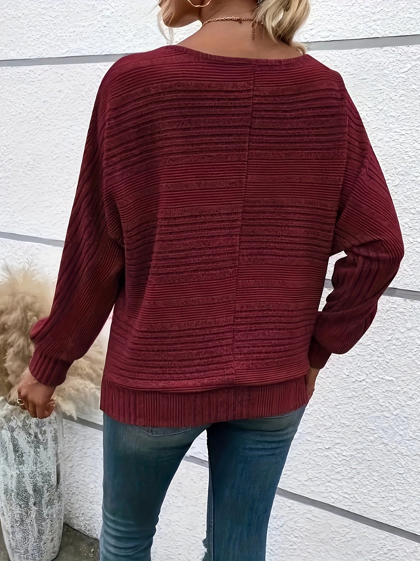 Sophie | Simple Casual Pullover with Round Neck and Flared Sleeves
