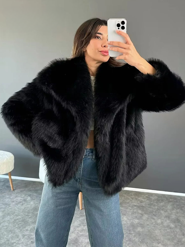 Sophie | Women's Luxurious Soft Fur Coat