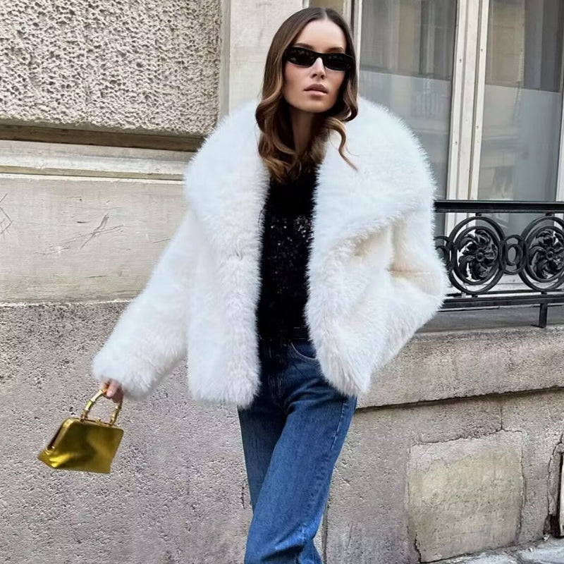 Sophie | Women's Luxurious Soft Fur Coat
