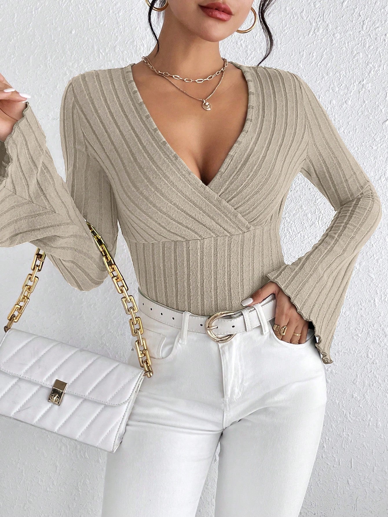 Leona - Stylish Long Sleeve V-Neck Top