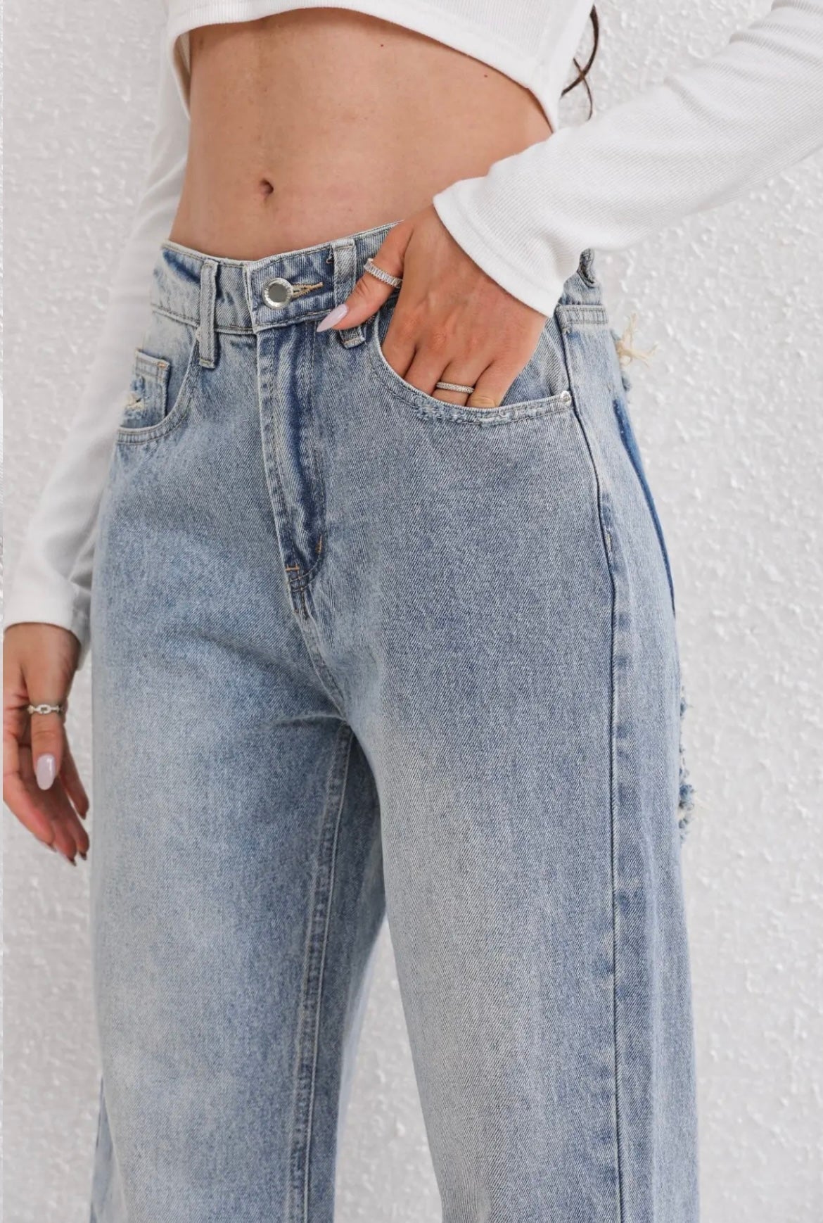 Maja - High-Waisted Distressed Jeans