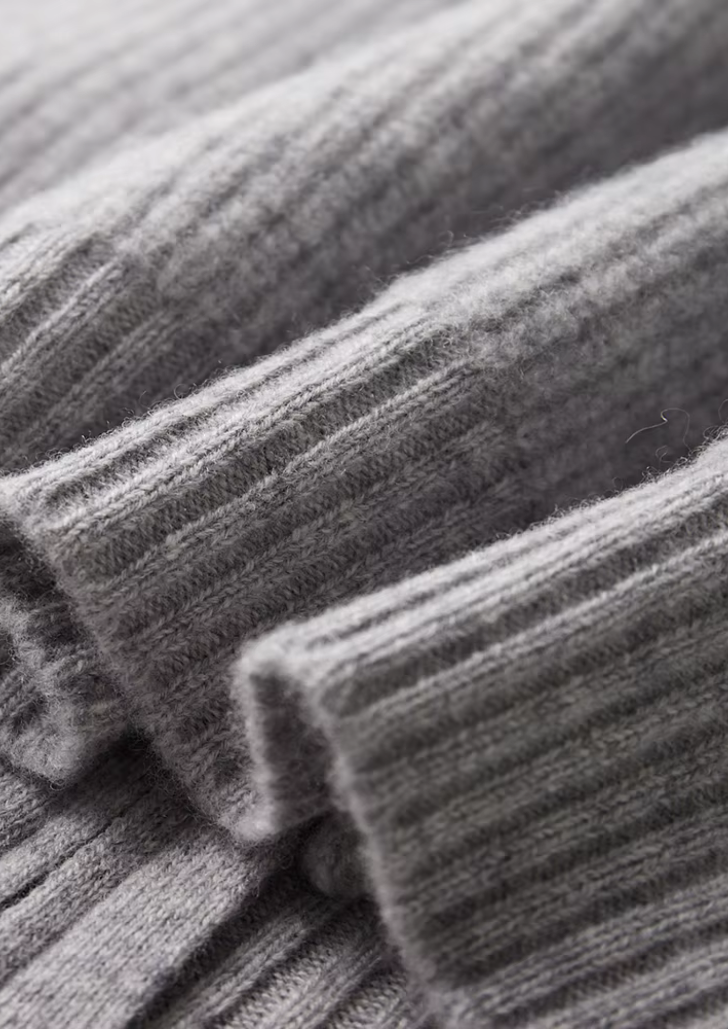 Luxurious Extra-Fine Merino Wool Ribbed Cardigan