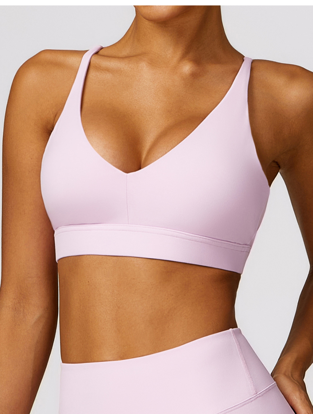 Chic Seamless Women's Sports Set with Tailored Fit