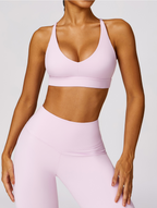 Chic Seamless Women's Sports Set with Tailored Fit