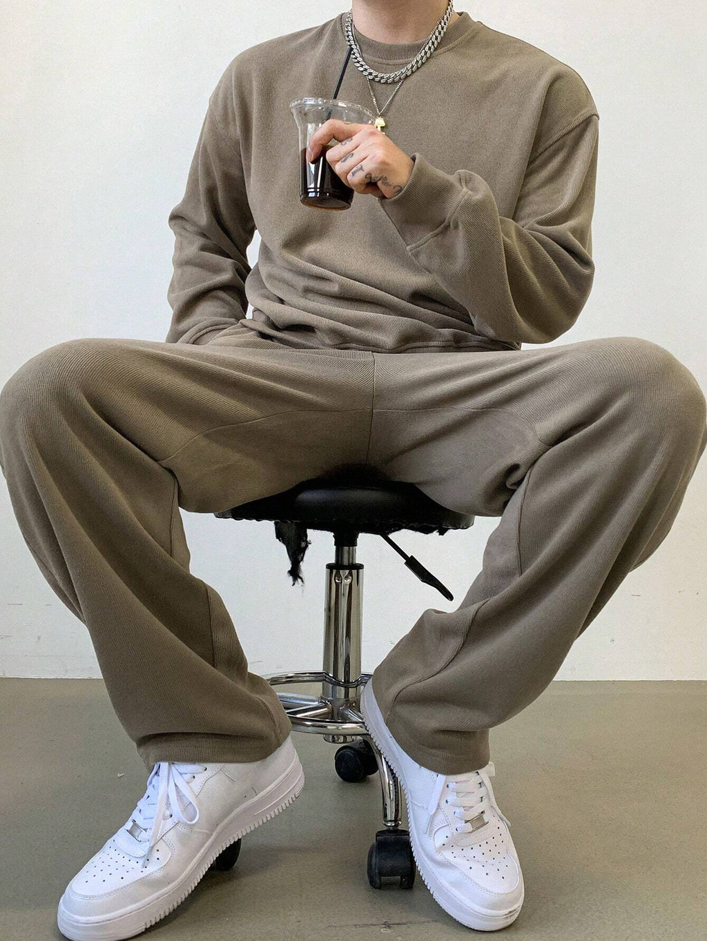 LIVAA Men's Tracksuit Ensemble | Sweatshirt & Pants