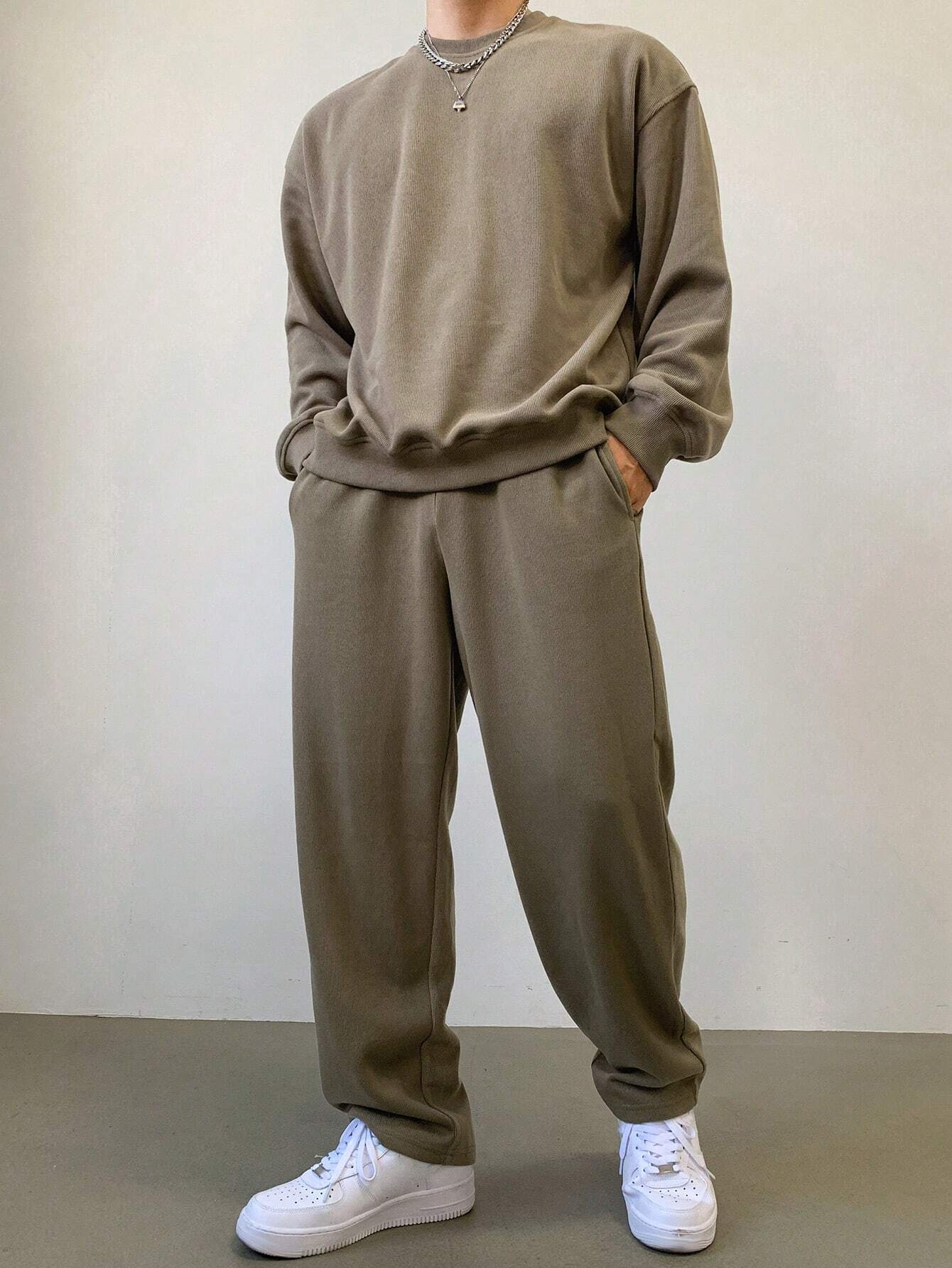 LIVAA Men's Tracksuit Ensemble | Sweatshirt & Pants