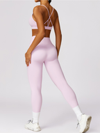 Chic Seamless Women's Sports Set with Tailored Fit