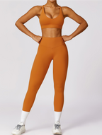 Chic Seamless Women's Sports Set with Tailored Fit