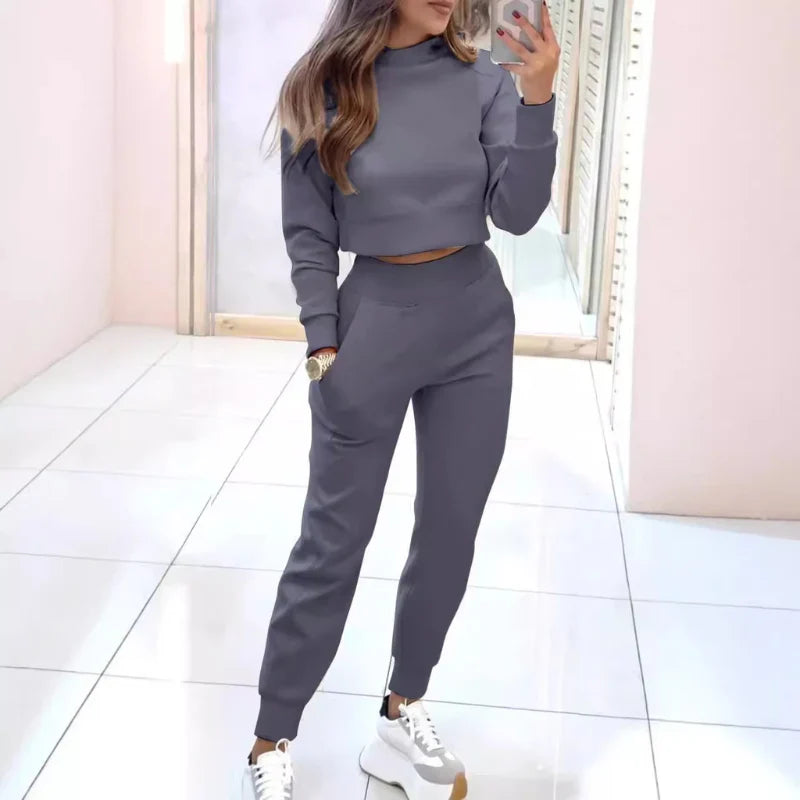 Cozy Women's Two-Piece Tracksuit Featuring a Cropped Sweater