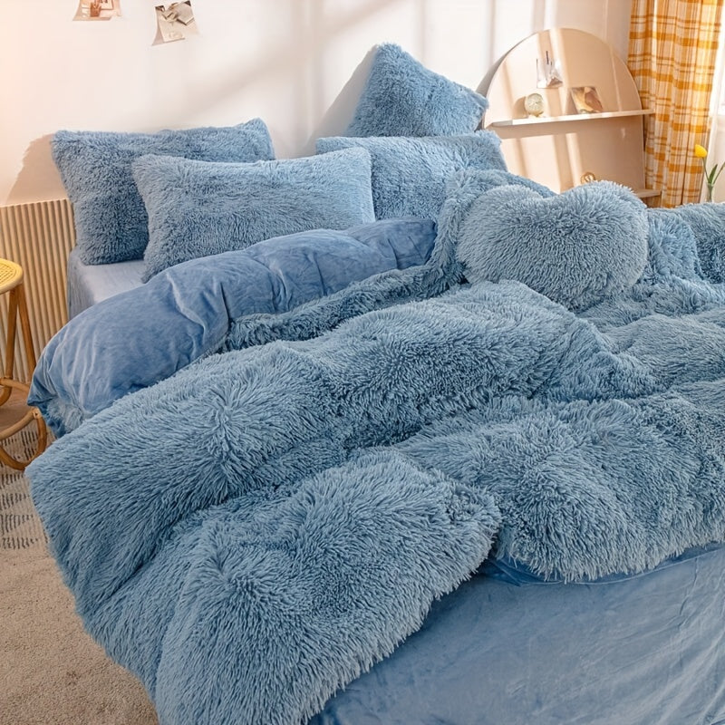 Luxurious Three-Piece Velvet Bedding Set with Soft Velvety Texture