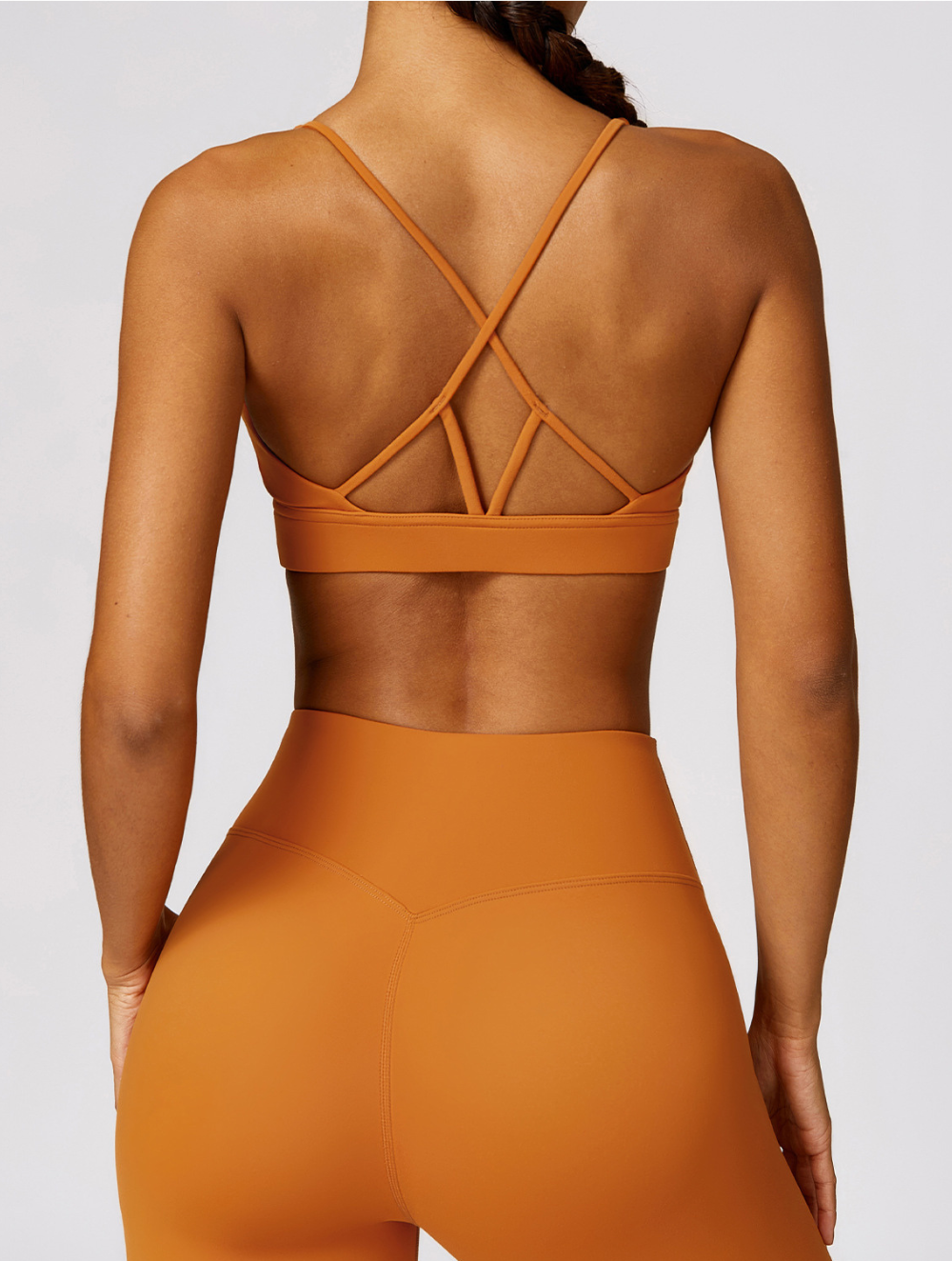 Chic Seamless Women's Sports Set with Tailored Fit