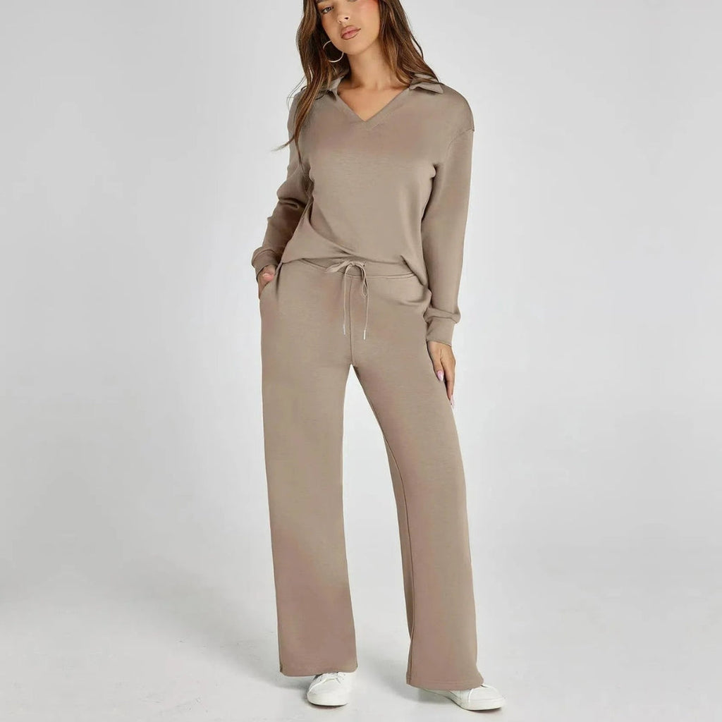 Eline | Premium Loungewear Set Featuring Cozy Trousers and V-Neck Design