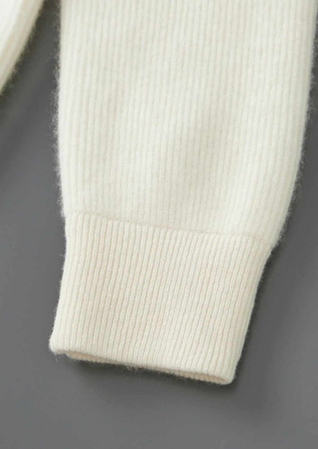 Luxurious Extra-Fine Merino Wool Ribbed Zipper Cardigan