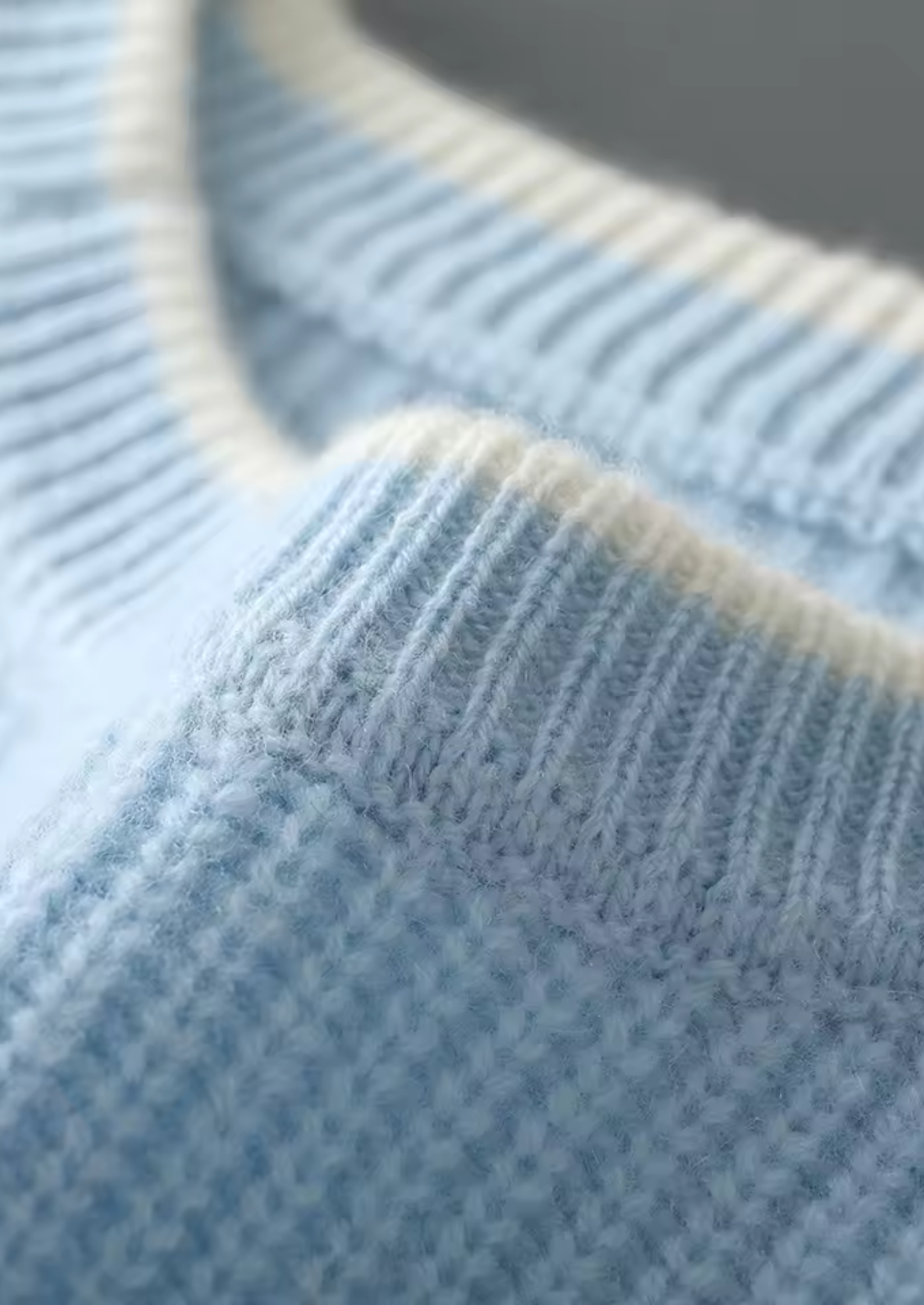 Premium Extra-Fine Merino Wool Two-Tone Crew Neck Sweater