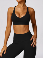 Chic Seamless Women's Sports Set with Tailored Fit