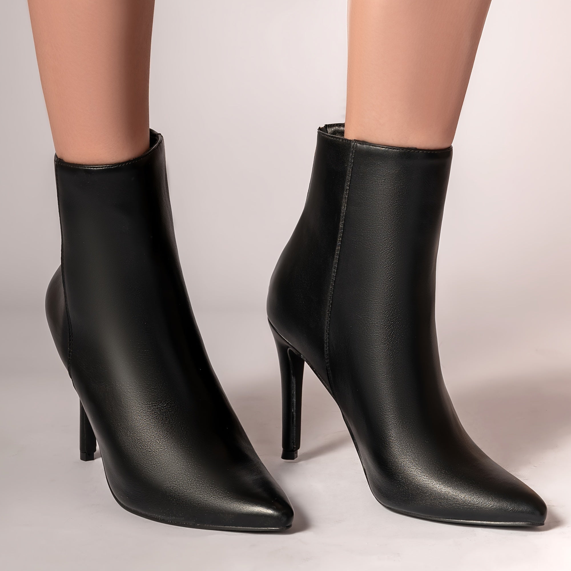 Karlijn - Chic Western-Style Ankle Boots with Stiletto Heel