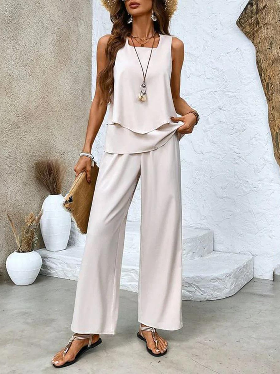 Soraya - Breezy Summer Ensemble with Leaf Print and Flowing Trousers