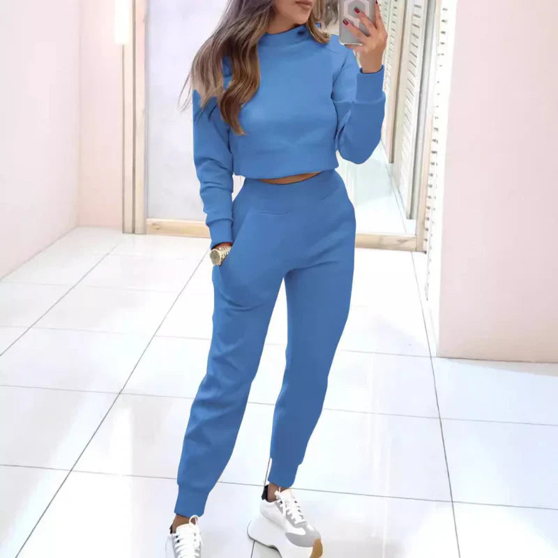 Cozy Women's Two-Piece Tracksuit Featuring a Cropped Sweater