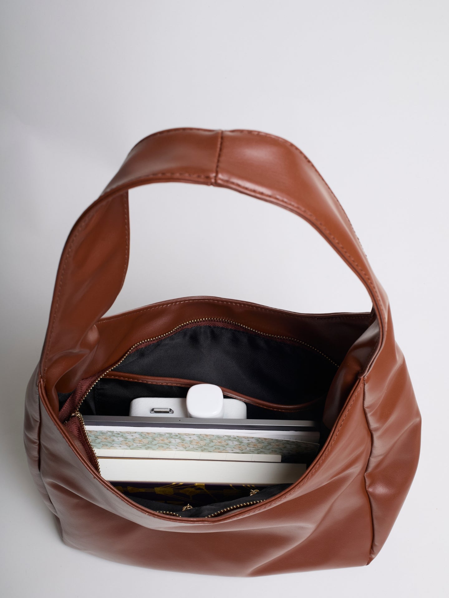 Simple Vegan Hobo Shoulder Bag - Empty Design