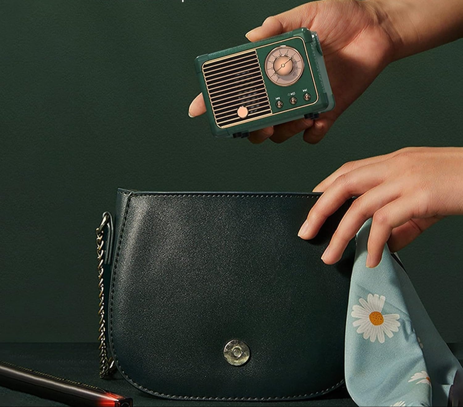 Chic Retro-Inspired Bluetooth Speaker