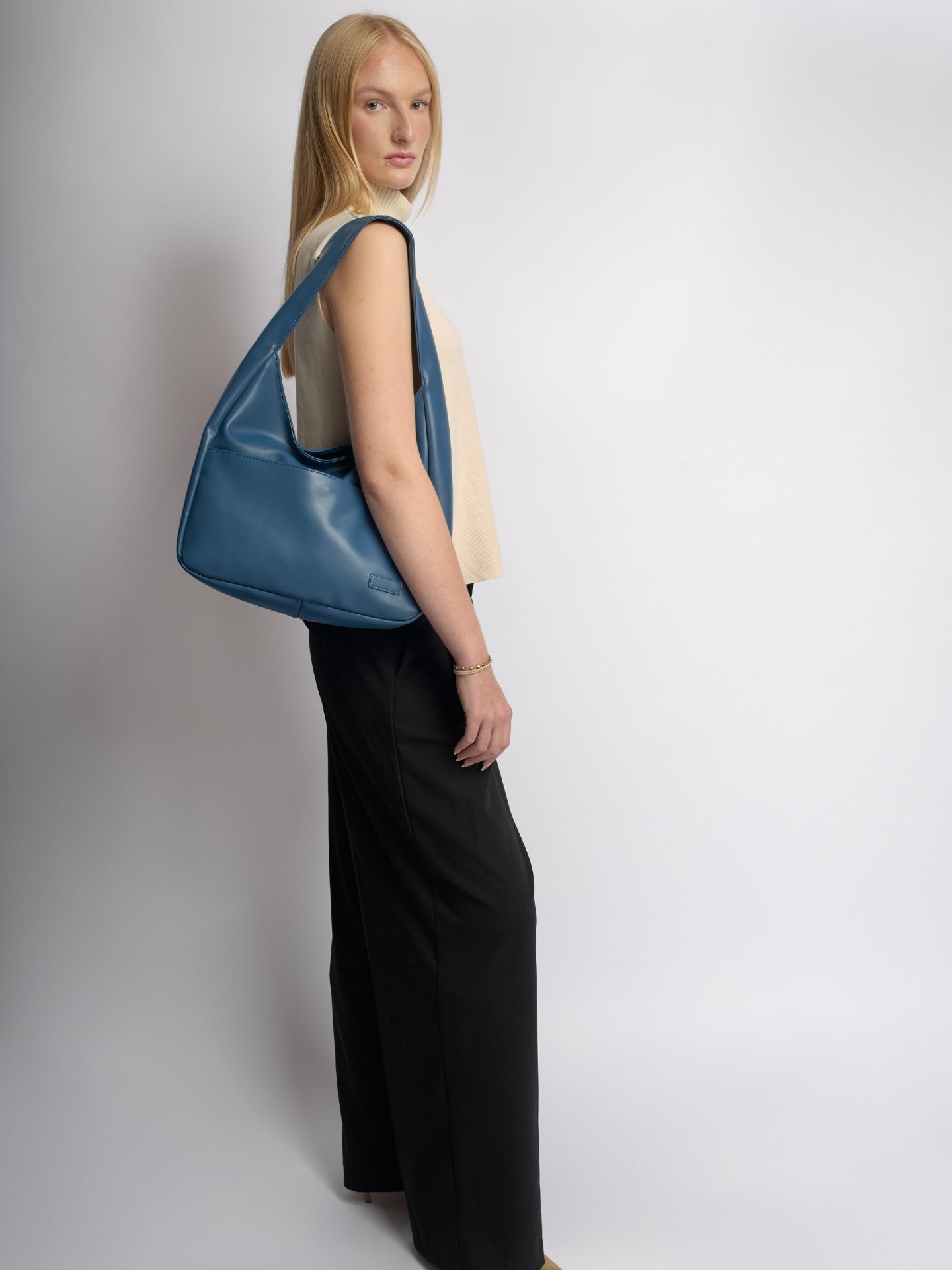 Simple Vegan Hobo Shoulder Bag - Empty Design